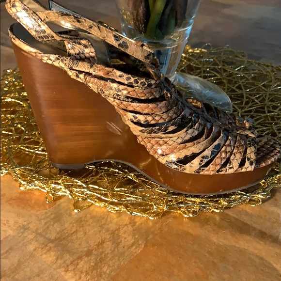 STEVE MADDEN SNAKESKIN SANDALS - Picture 6 of 8
